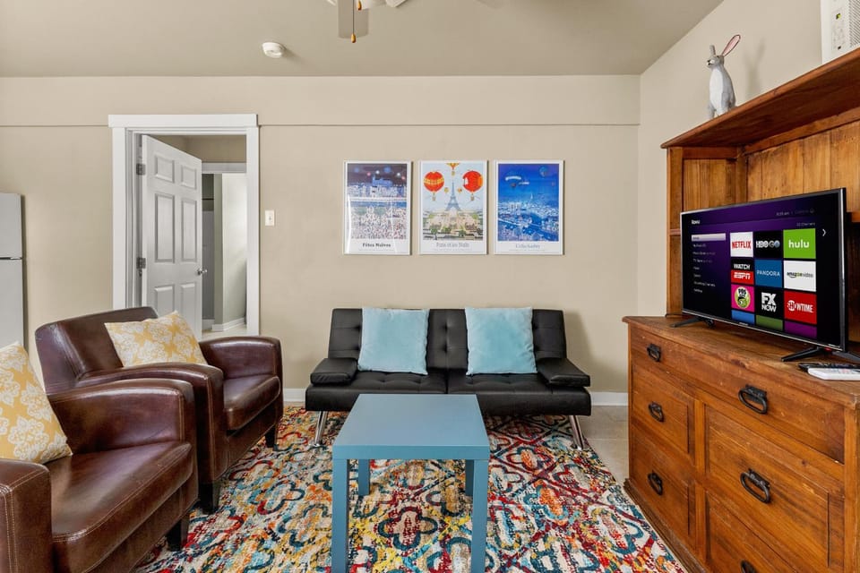Communal lounge/ TV room, Living room