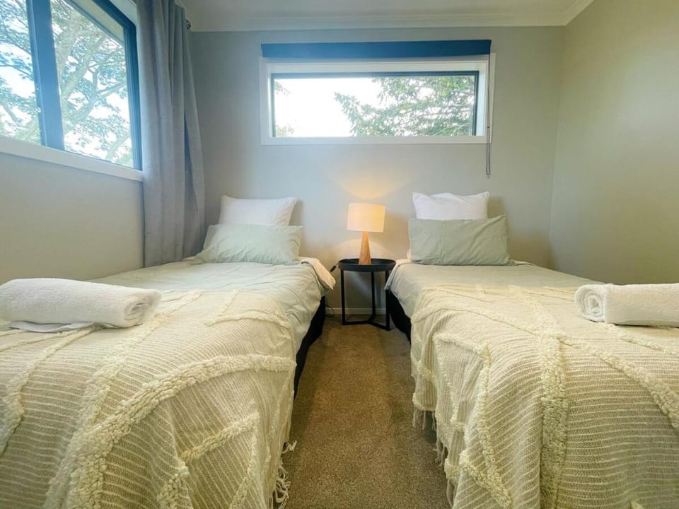 Brand new, close to hospital, plenty of parking sapces House in Hamilton