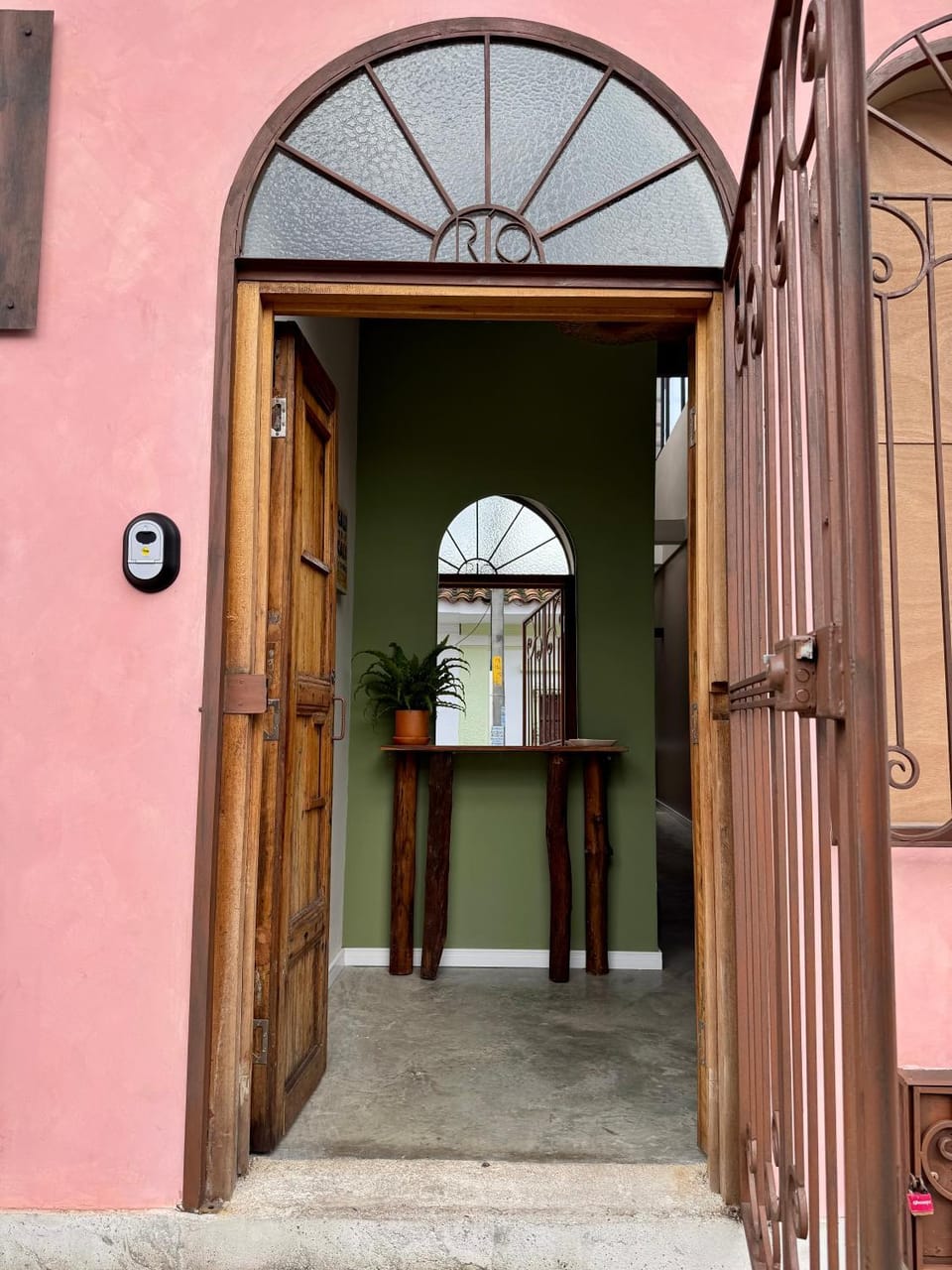 Facade/entrance