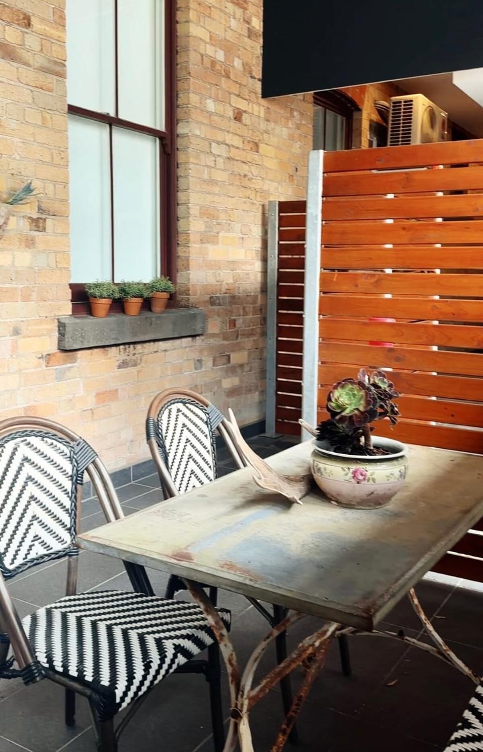 Bespoke Abortsford Apartment Apartment in Abbotsford