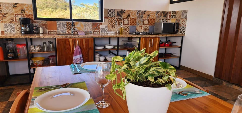 Dining area, kitchen