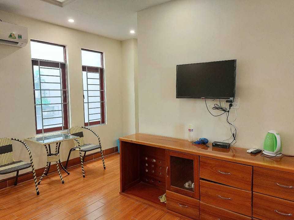 Dining area, air conditioner