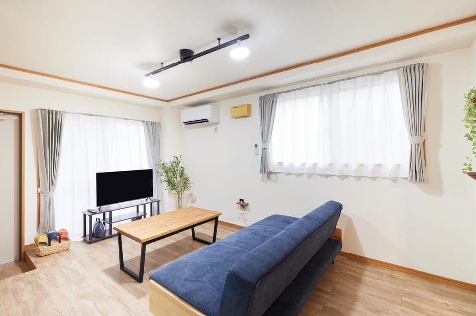 TV and multimedia, Living room, air conditioner