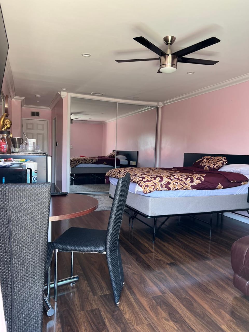 Just The Two Of Us -Romantic Pool View And Private Entry Sleeps 2 Near CSUN CSUN Apartment in North Hills