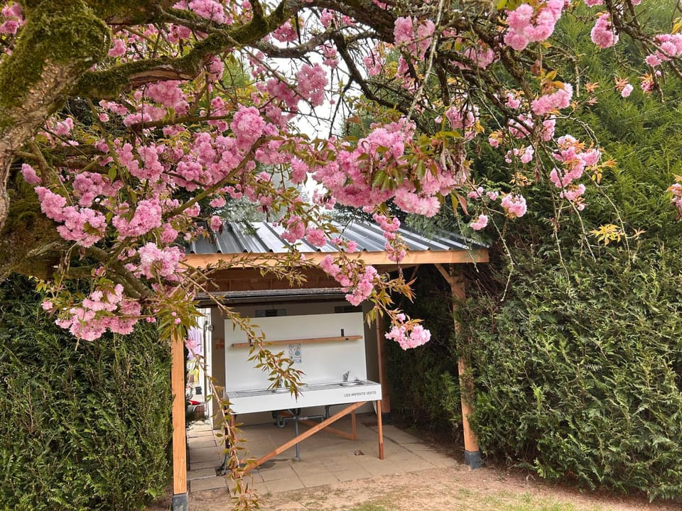 Glamping Les Arpents Verts Campground/ 
RV Resort in Wallonia, Belgium