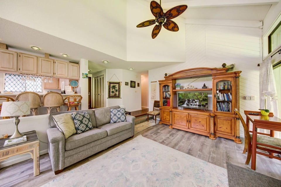 Spacious Getaway Condo Near Beach & Golf 1st Floor House in Princeville