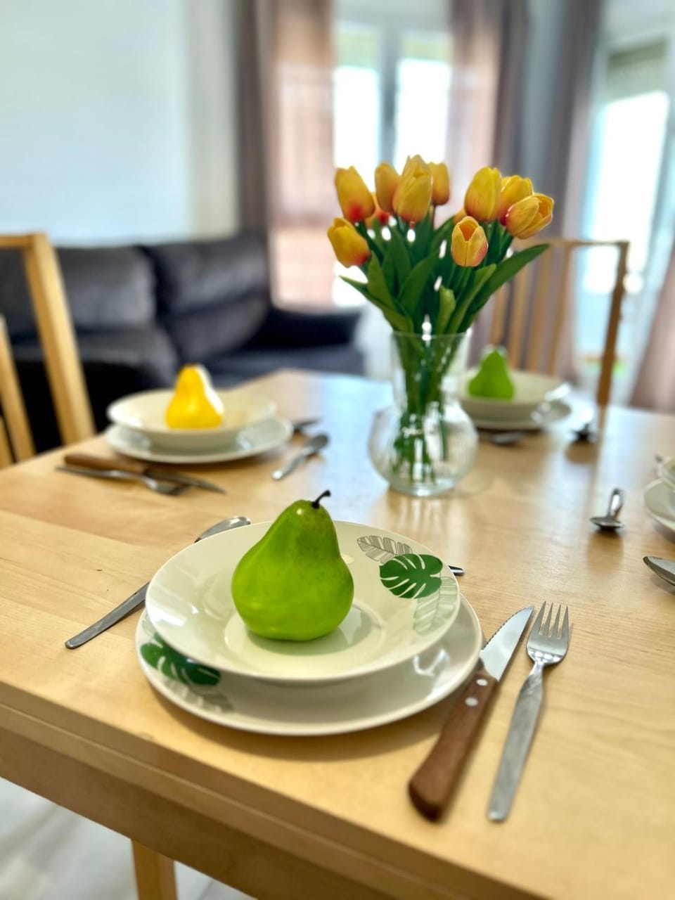 Living room, Dining area, Food