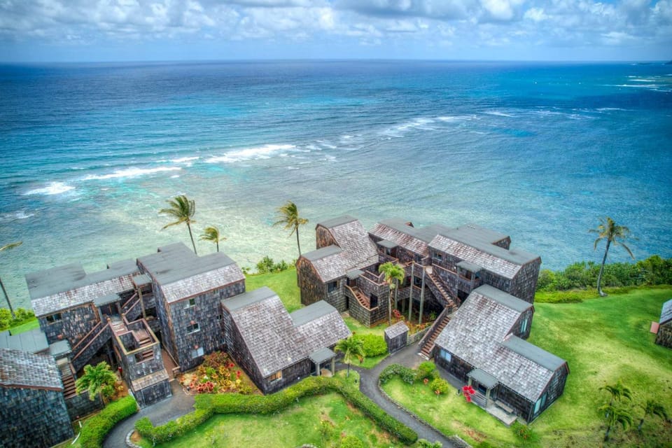 Penthouse Condo with Panoramic Ocean Views Apartment in Princeville