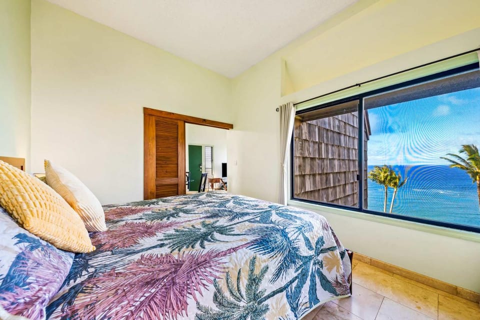 Penthouse Condo with Panoramic Ocean Views Apartment in Princeville