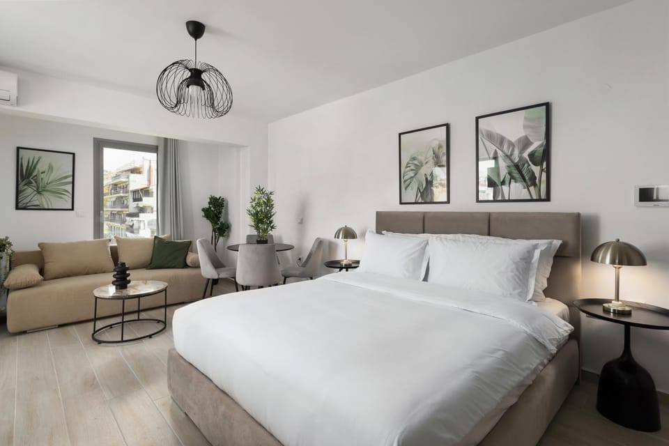 Bed, Living room, Photo of the whole room, Seating area, Bedroom