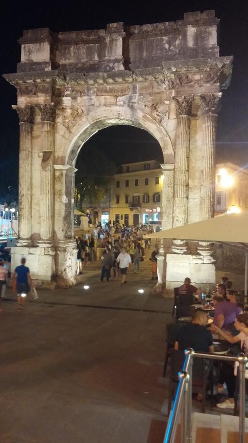 Nearby landmark, Restaurant/places to eat, Off site, Night, People, Neighbourhood, Activities, Summer, Evening entertainment, Shopping Area, Entertainment, Location