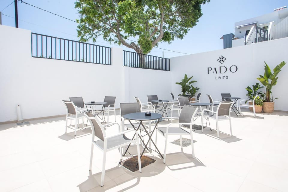 Property building, Patio, Day