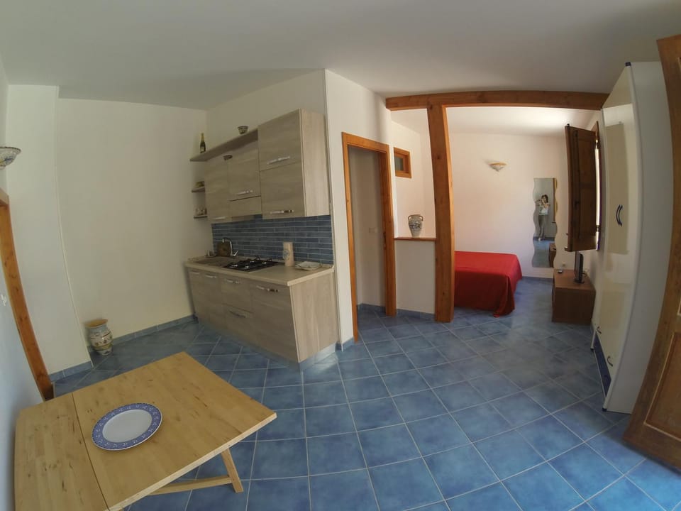 Kitchen or kitchenette, Seating area