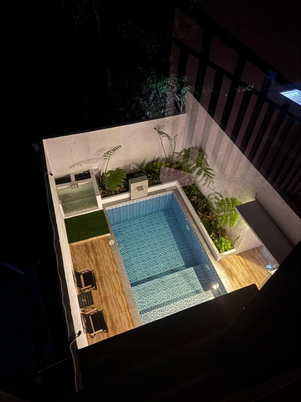 Night, Pool view