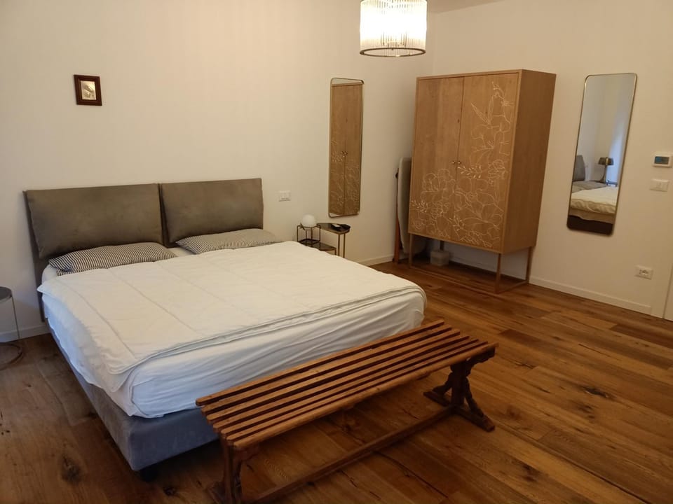 Bed, Photo of the whole room, Bedroom, wardrobe