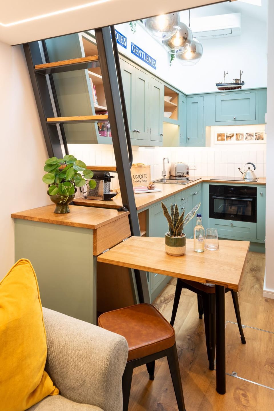 NEW The Water Shed Beer Devon sleeps 2 House in East Devon District