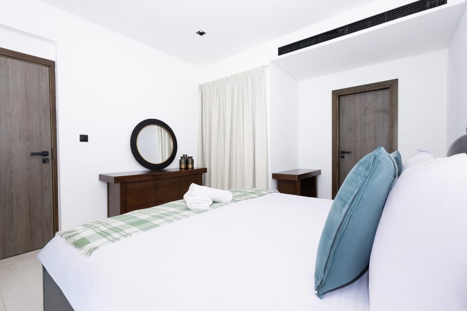 Spacious 2BR Apartment l Rooftop Pool l Gym Apartment in Dubai