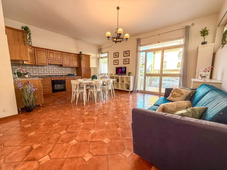 Kitchen or kitchenette, Living room, Dining area