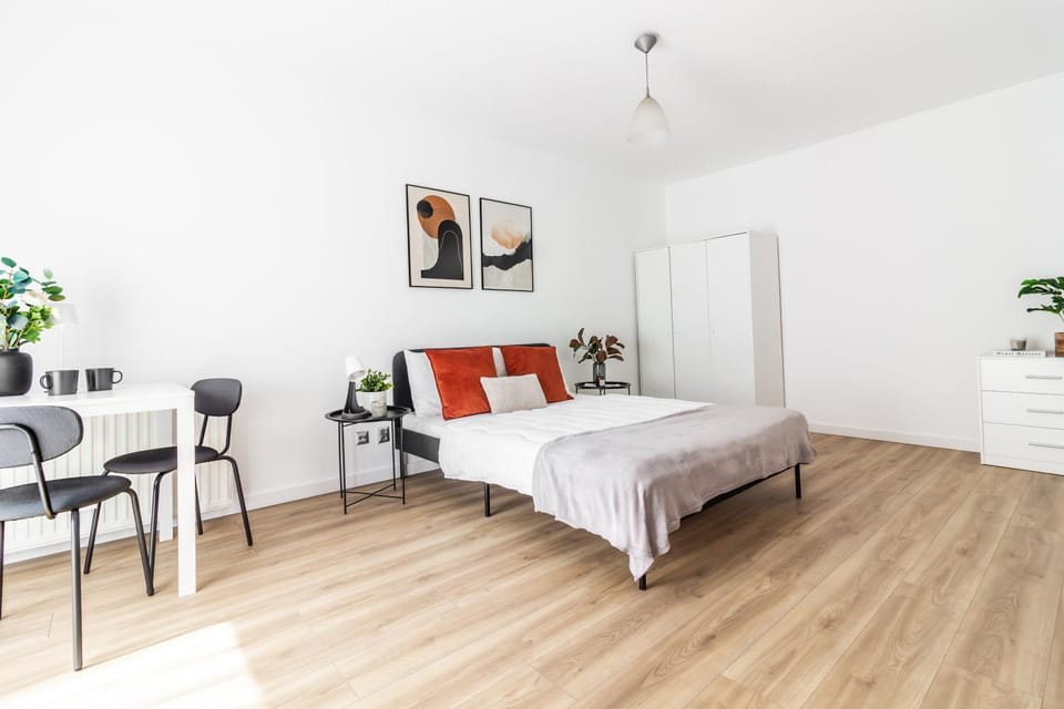 Bed, Photo of the whole room, Bedroom, wardrobe