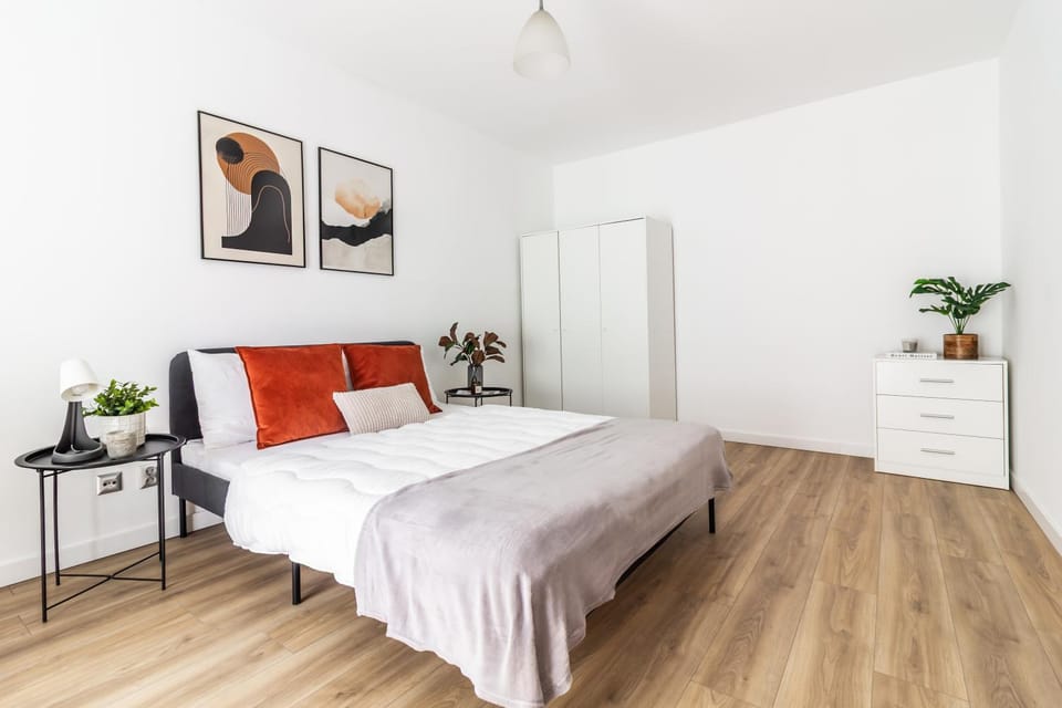 Bed, Photo of the whole room, Bedroom, wardrobe