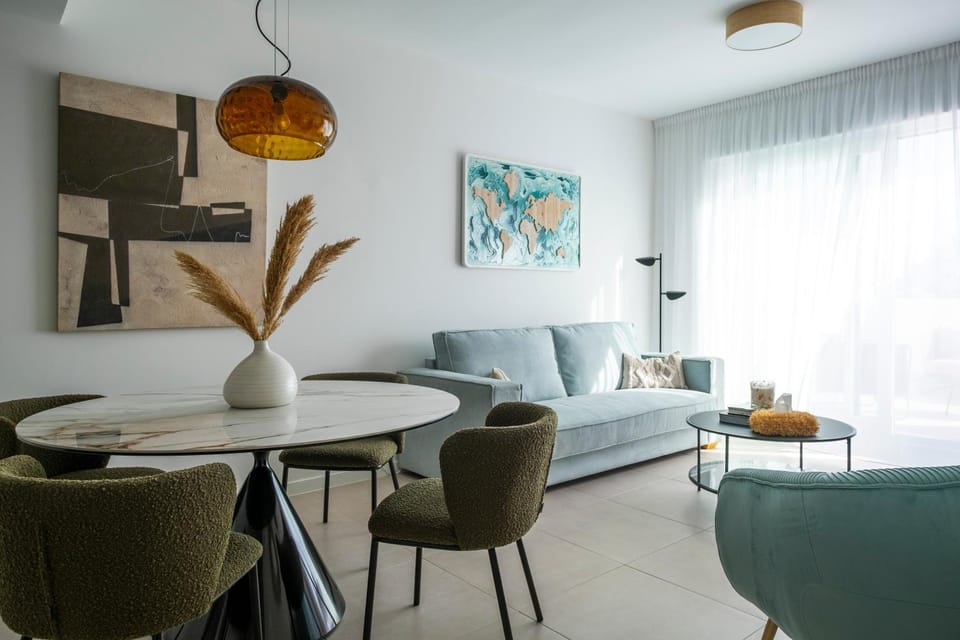 Living room, Dining area