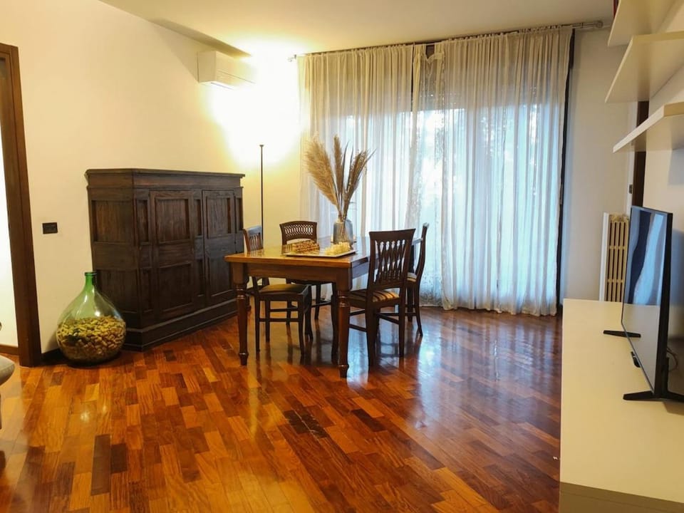 TV and multimedia, Living room, Dining area