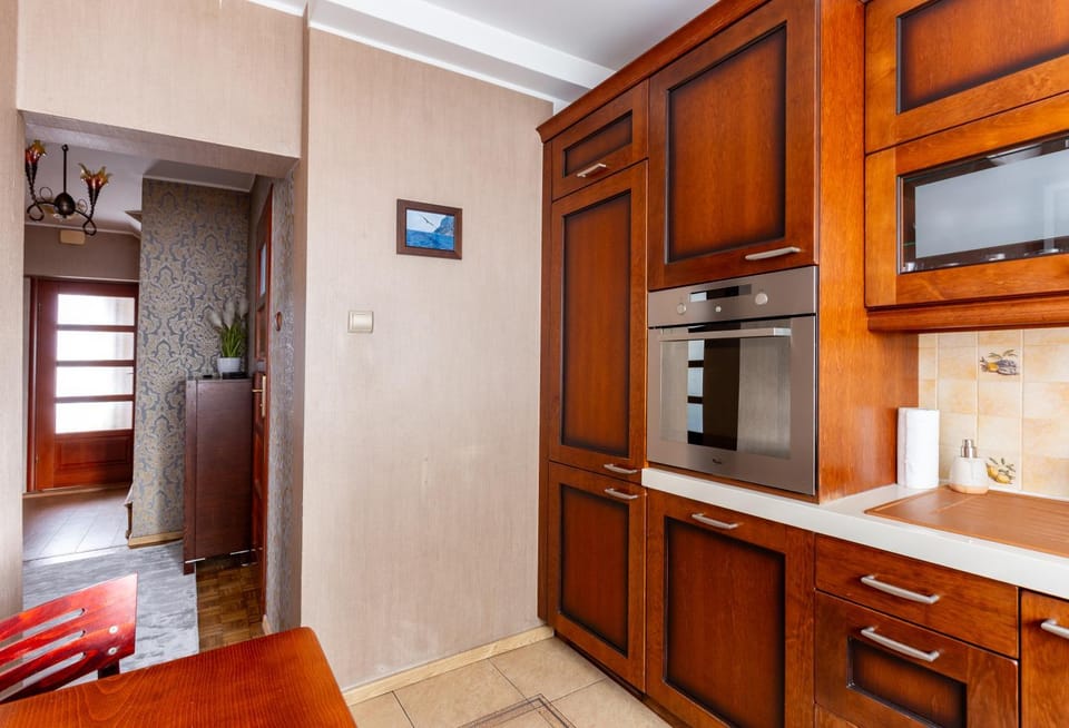 Kitchen or kitchenette, oven, stove