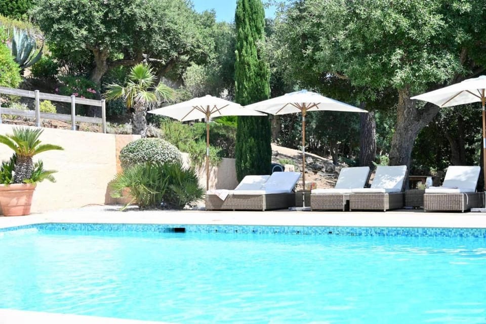 Villa 4 étoiles - parking - wifi - clim - piscine Villa in Sainte-Maxime