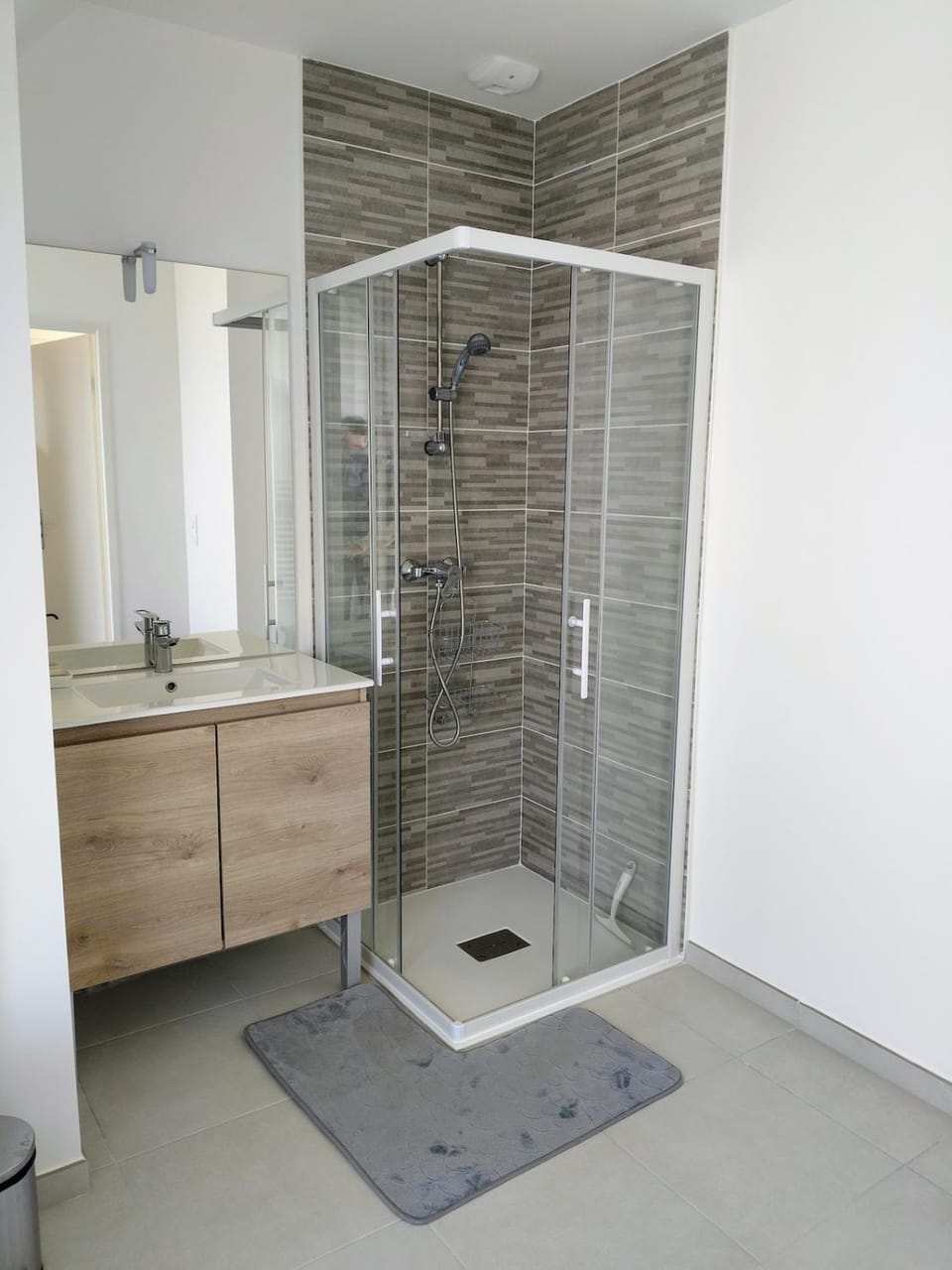 Shower, Bathroom
