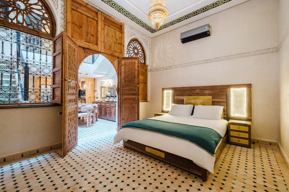 Bed, Photo of the whole room, Bedroom, air conditioner