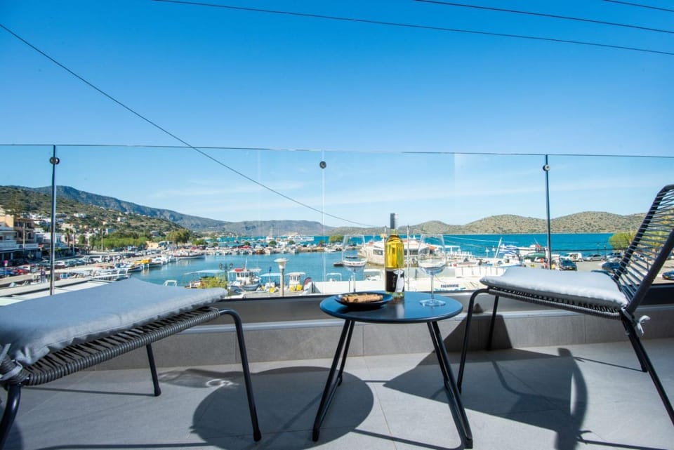 Nearby landmark, Natural landscape, Balcony/Terrace, Landmark view, Sea view