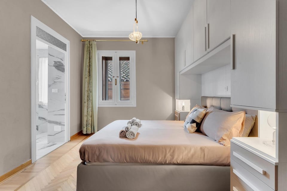 Bed, Photo of the whole room, Bedroom, towels, wardrobe, air conditioner