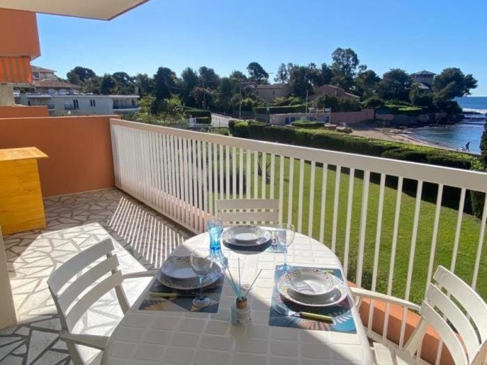 Vue mer 180 degrés - Wifi - Parking Apartment in Saint-Raphael