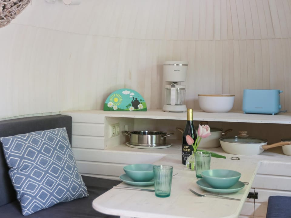 Iglucraft Tiny Haus im Naheland I Grill I Wasserspielpatz I W-LAN Campground/ 
RV Resort in Mainz-Bingen