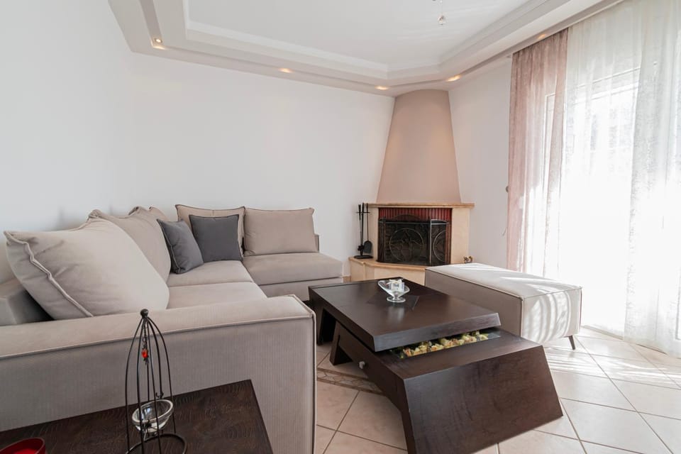 Living room, Photo of the whole room, Seating area