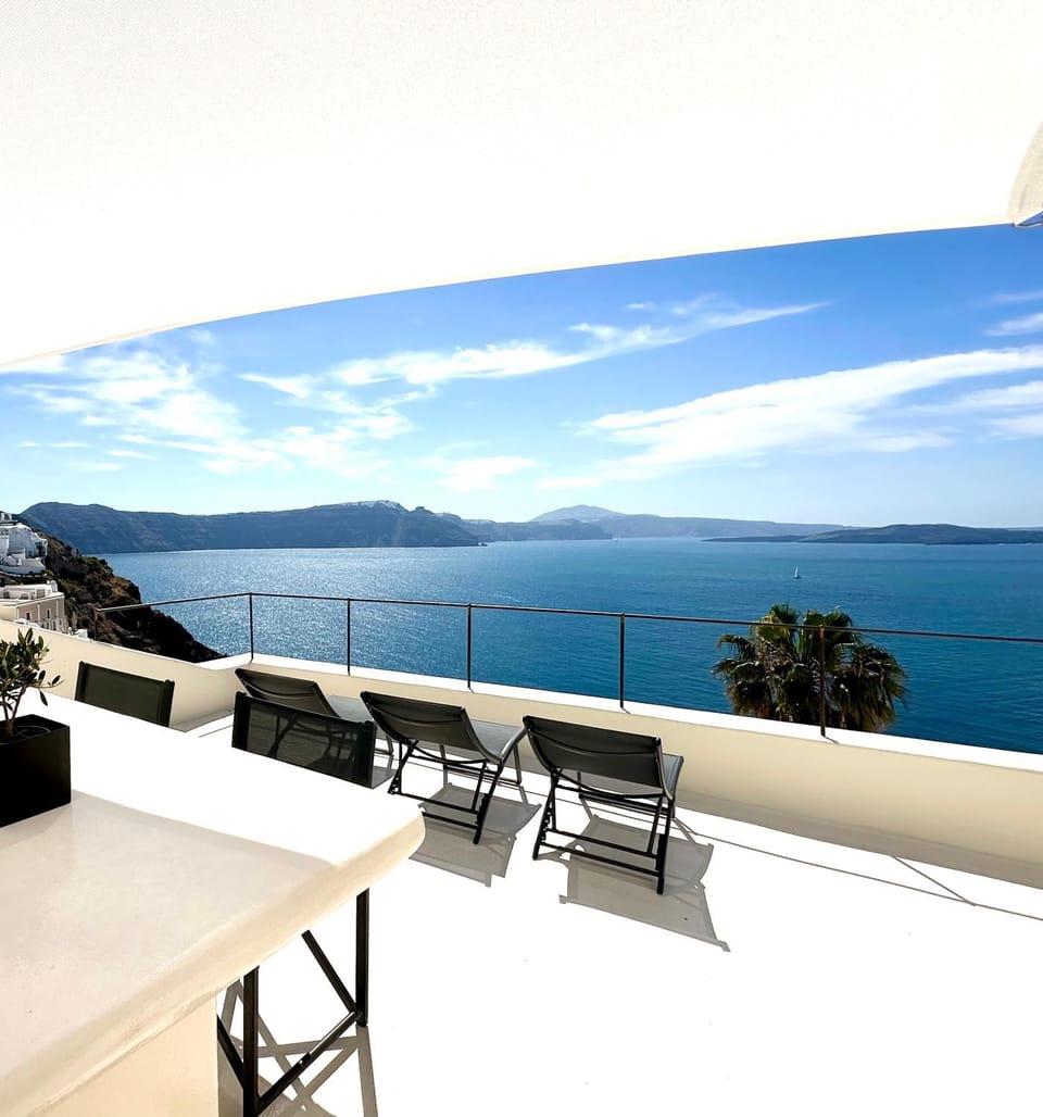 Natural landscape, View (from property/room), Balcony/Terrace, Seating area, Sea view