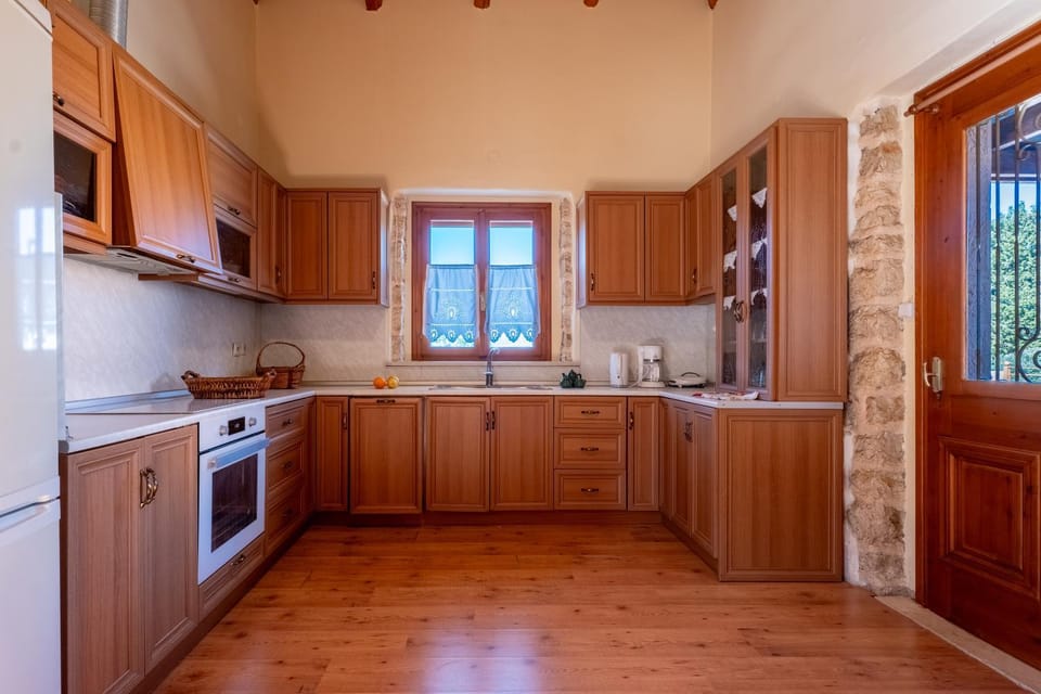 Kitchen or kitchenette, oven, stove