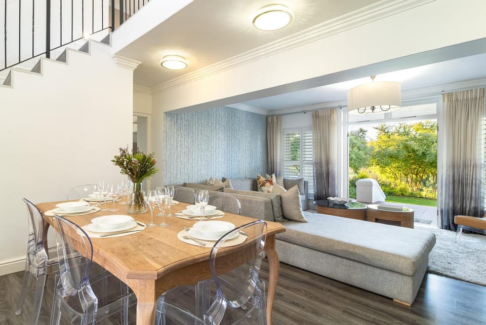 Living room, Seating area, Dining area