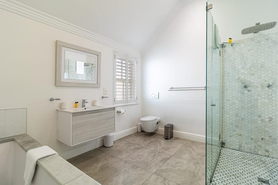 Shower, Toilet, Bathroom, Bath