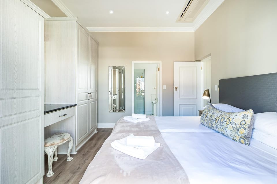 Bed, Bathroom, Bedroom, wardrobe