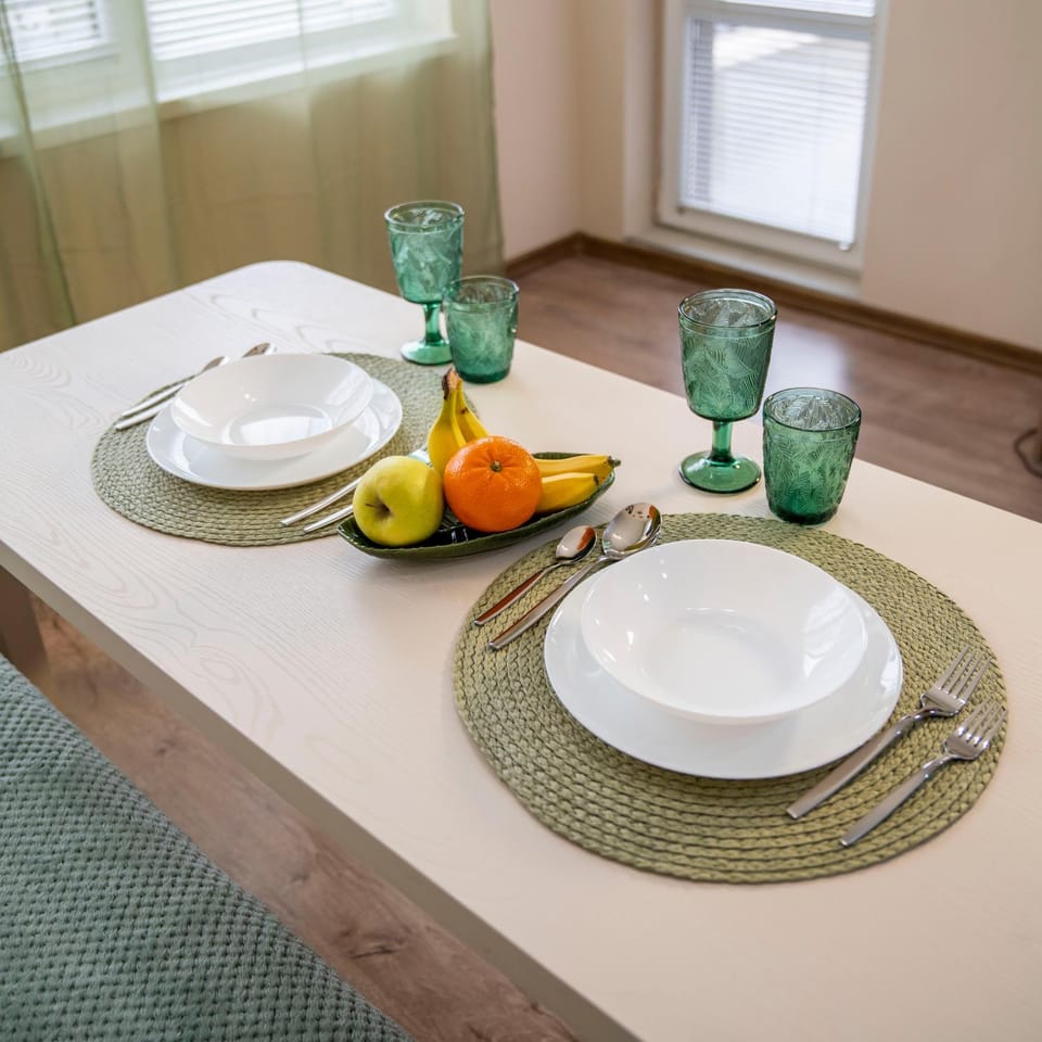 Food and drinks, Dining area, Food