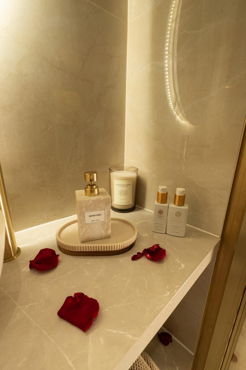 Stellar Suite Love hotel in Paris