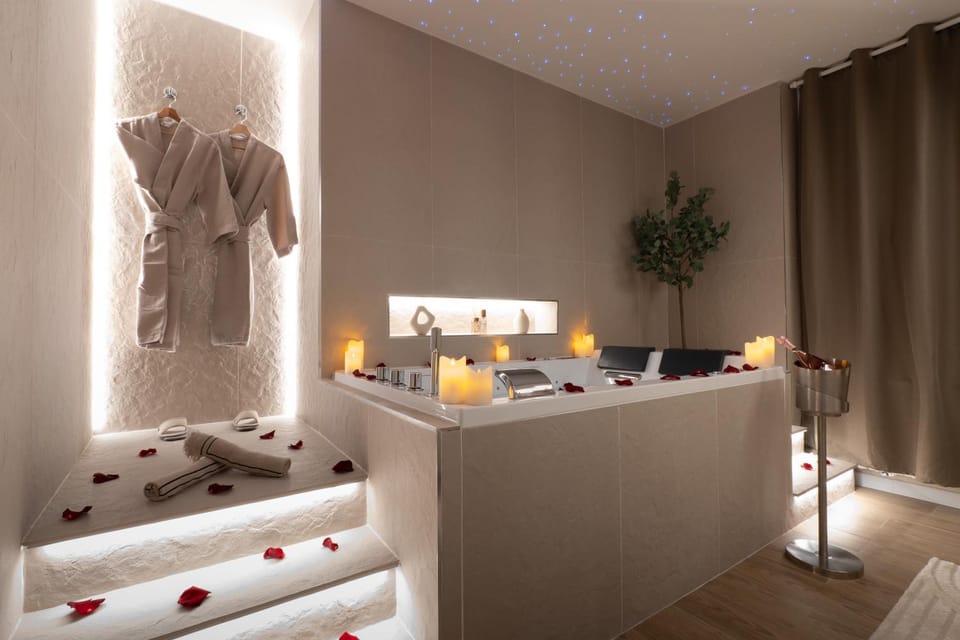 Stellar Suite Love hotel in Paris