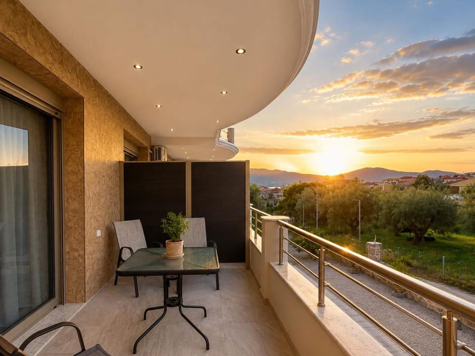 Day, Natural landscape, View (from property/room), Balcony/Terrace, Living room, Seating area, Mountain view, Sunrise, Sunset