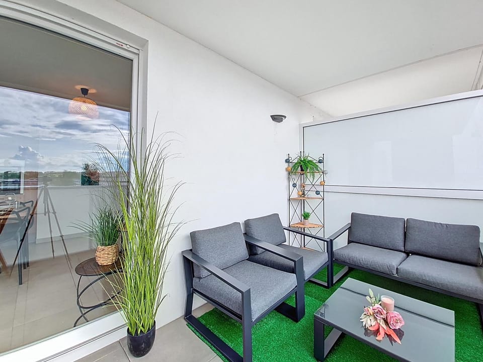 Patio, View (from property/room), Balcony/Terrace
