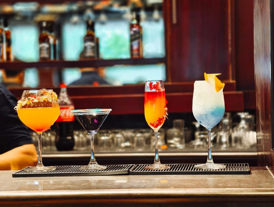 Lounge or bar, Food and drinks, Food