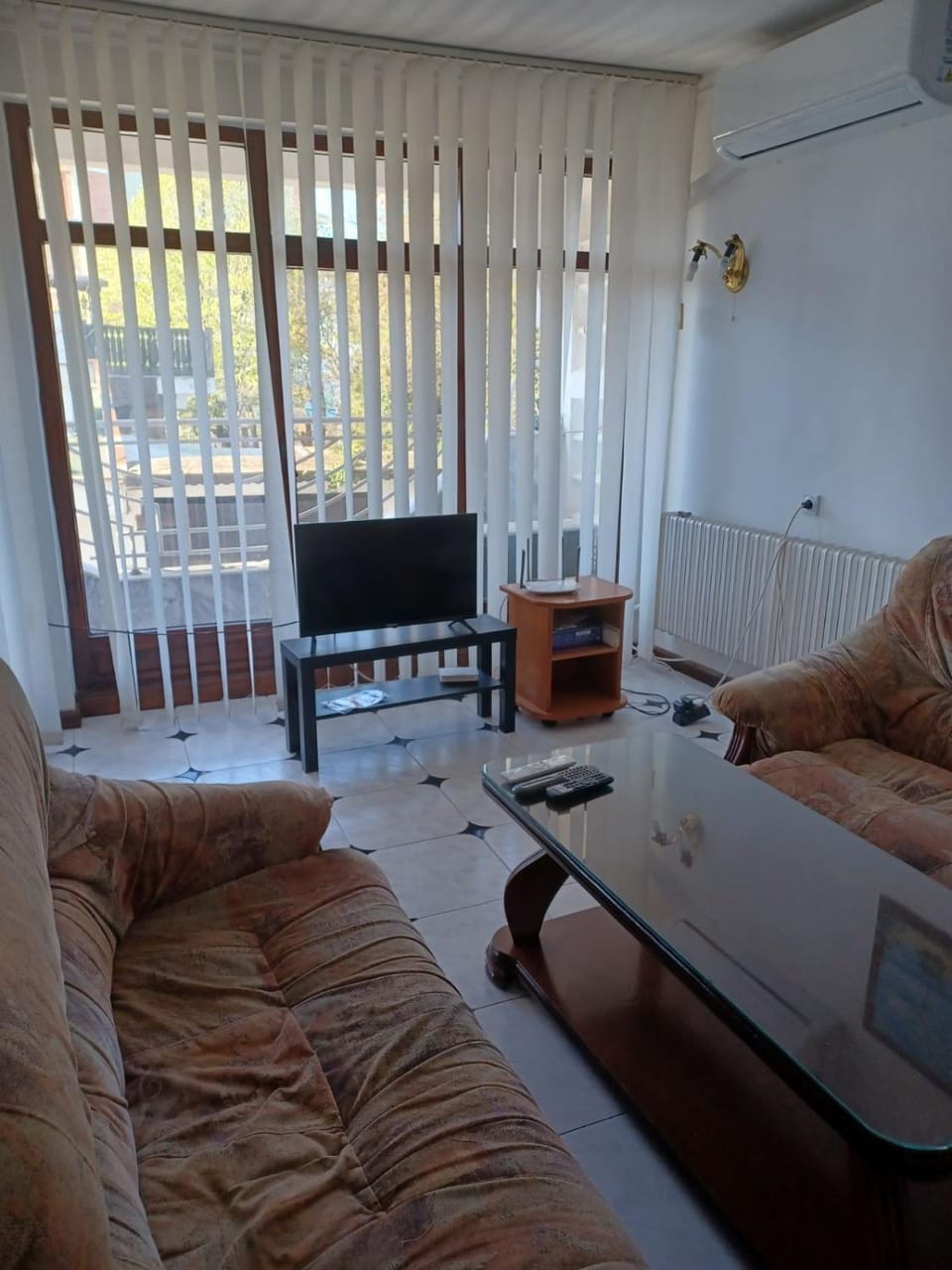 Communal lounge/ TV room, TV and multimedia, Living room, Seating area, Evening entertainment, internet