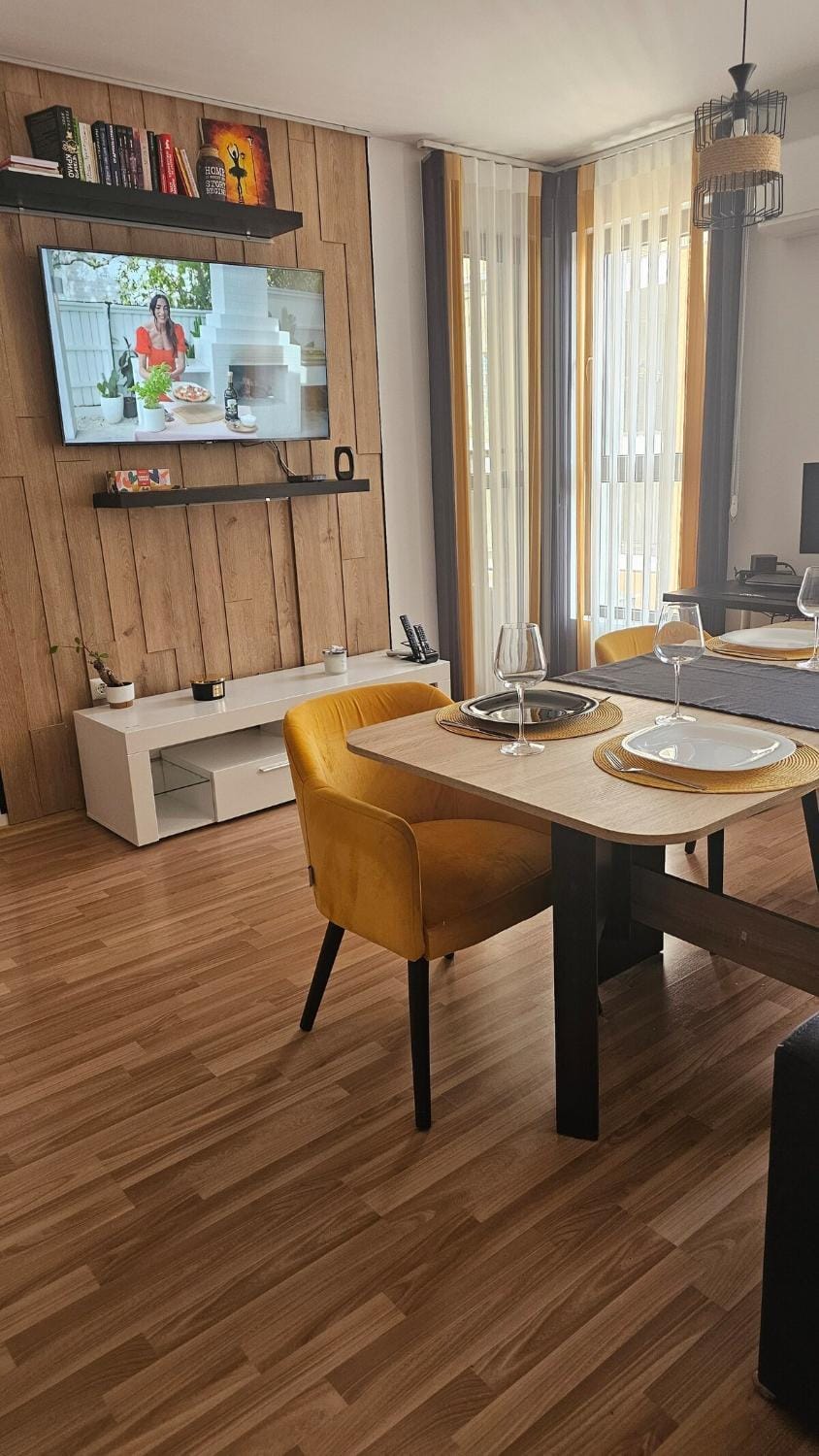 TV and multimedia, Dining area, Evening entertainment