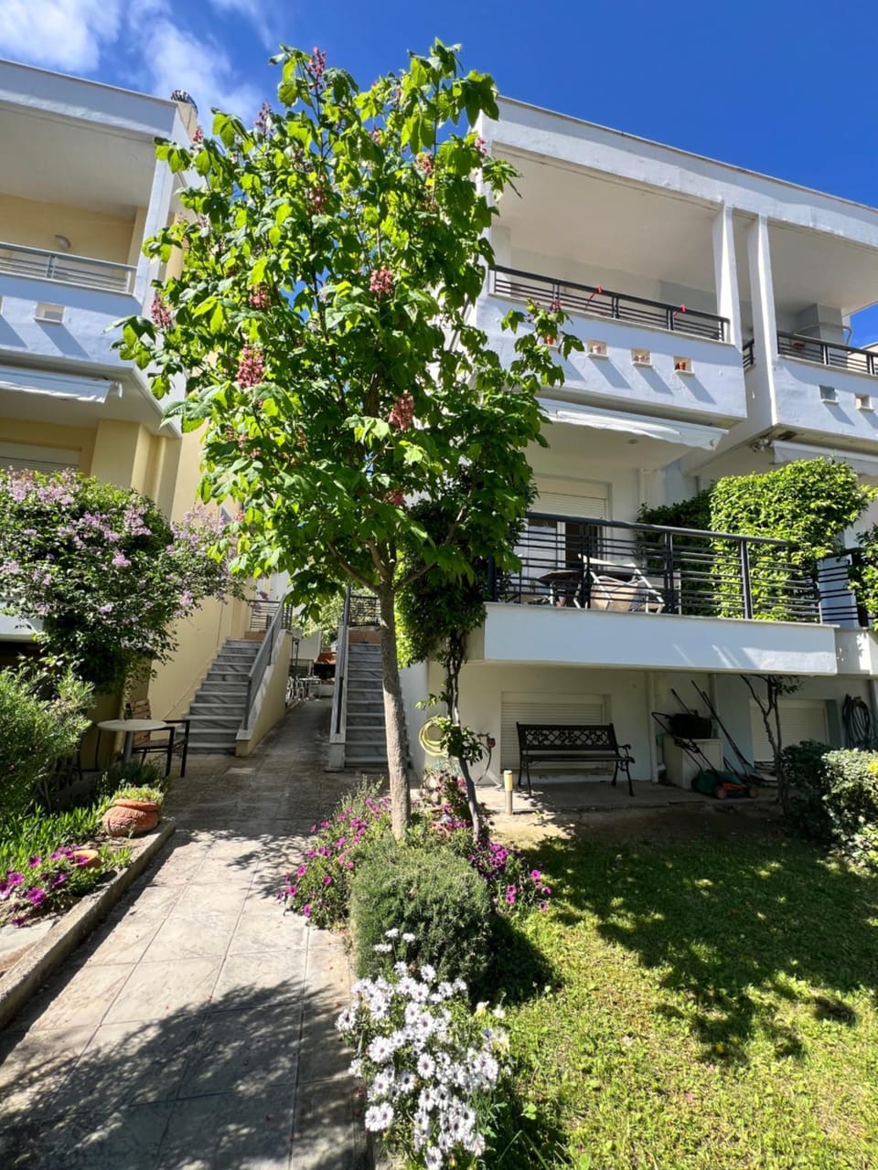 View (from property/room), Balcony/Terrace, Garden view