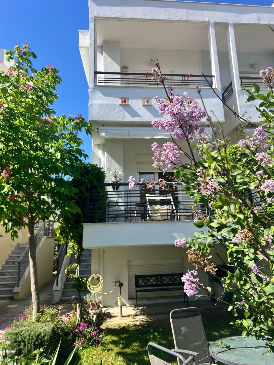 Property building, Spring, Day, Garden, View (from property/room), Balcony/Terrace, Garden view